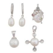 A pearl jewellery group White metal