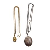 Two chain necklaces Yellow and white metal