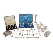 A mixed group of sterling silver