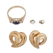 A group of jewellery yellow metal