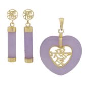 A lavender jade heart pendant and baton pendent earrings Yellow metal