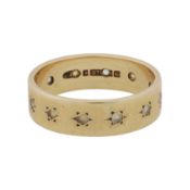 A paste full eternity ring 9ct yellow gold