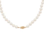 A single strand pearl necklace Yellow metal