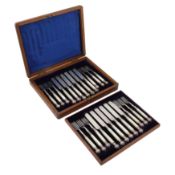 London 1895/96 by Maxfield and Sons A cased set of Victorian sterling silver fruit eaters
