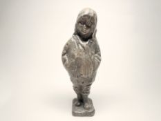 Gerhard THIEME (Rüsdorf, Berlin 1928-2018) Bronze Mädchen, mit Mantel
