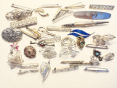 Konvolut Silberschmuck Broschen, gestempelt bzw. geprüft, 165,44g