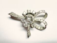 Brosche Platin "Pt 950" 10g mit ca. 3ct natürlichen Diamanten
