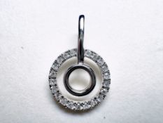 Anhänger 9 kt (375er) Weissgold mit Diamantbesatz