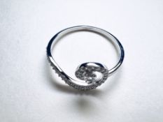 Ring 9 kt (375er) Weissgold mit Diamantbesatz