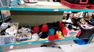LOT OF ASSORTED DECOR ITEMS