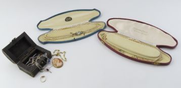 A 9ct gold shell cameo brooch