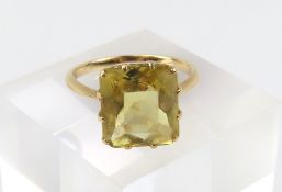 An unmarked single citrine ring, the rectangular