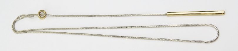 A 9ct gold lariat necklace, with a white metal sna