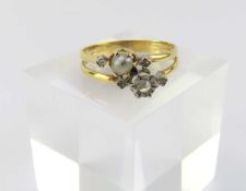 A diamond and pearl double band ring