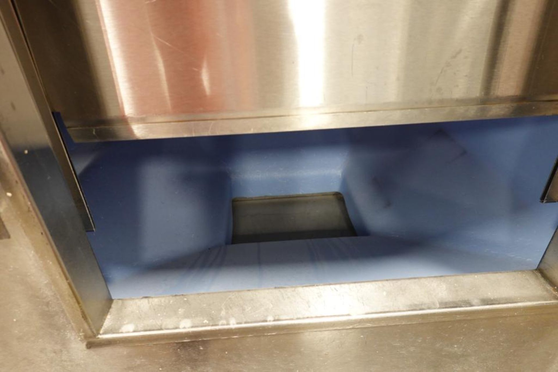 2020 Howe ice flaker with ice chest, ice maker Model 4000-RL-404A-400-P ...