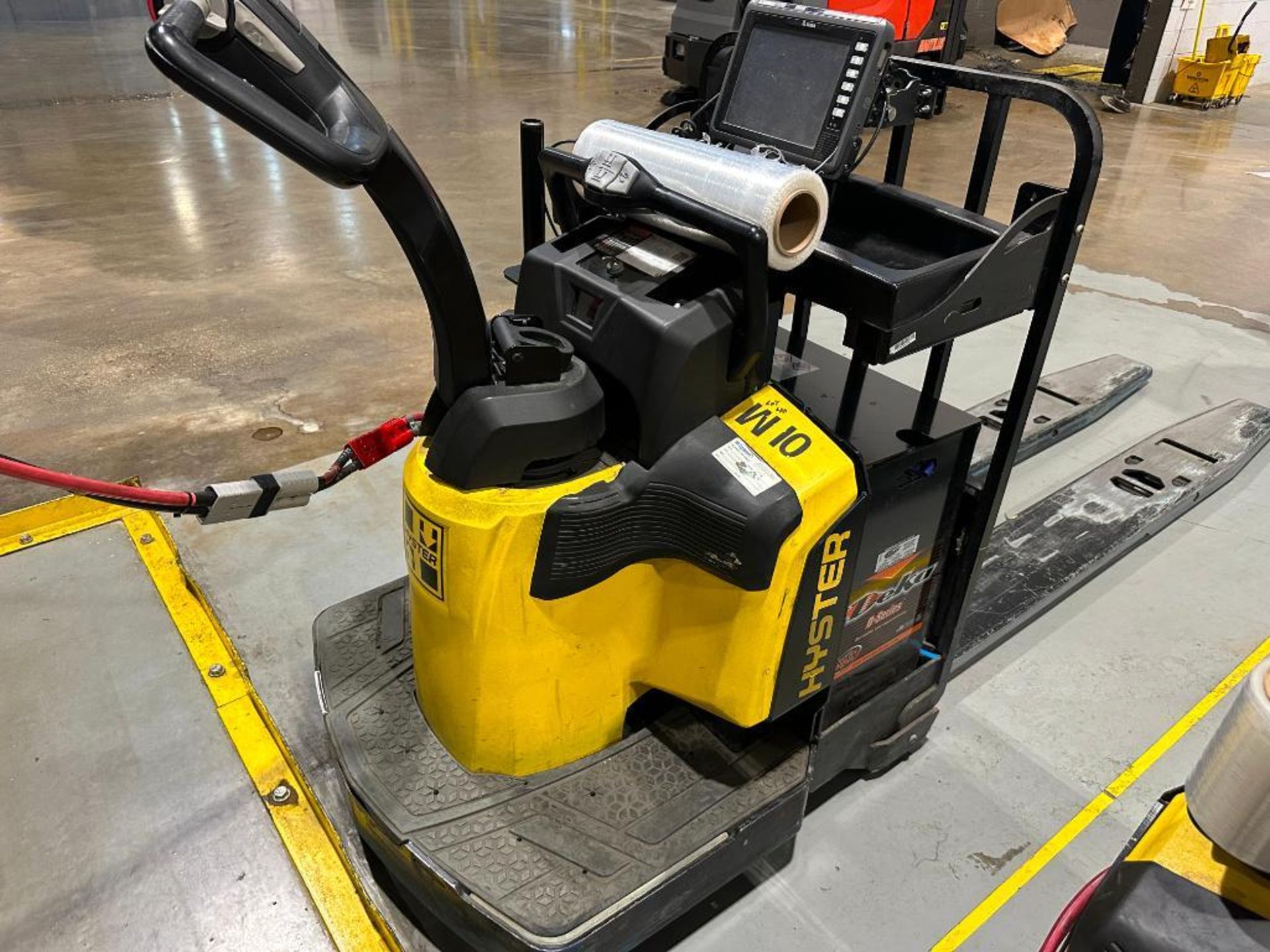 Hyster end rider electric pallet jack, Model B80ZHD2, SN C257N01523T ...