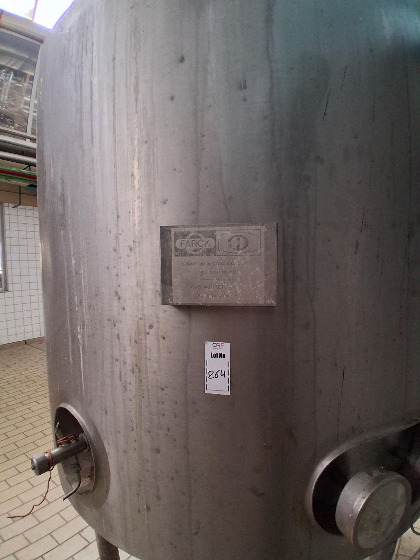 FARCK TANK WITH AGITATOR AND HEATING OPTION IN THE JACKET APPROXIMATELY 3000 L. - Image 2 of 2
