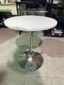 SINGLE PED ROUND TABLE