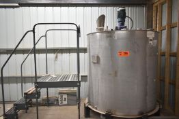 BUCKEYE (2015) STAINLESS STEEL MIXING TANK WITH 1 HP MIXER/AGITATOR, WORK PLATFORM WITH STAIRS (CI)