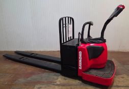 RAYMOND (2011) 8400-96-80 8,000 LB. CAPACITY 24V RIDE-ON ELECTRIC PALLET TRUCK WITH 4,545 HOURS (