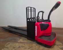 RAYMOND (2008) 8400-96-80 8,000 LB. CAPACITY 24V RIDE-ON ELECTRIC PALLET TRUCK WITH 4,832 HOURS (