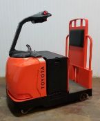TOYOTA (2007) 8TB50 24V ELECTRIC RIDE-ON TUGGER WITH 710 LB. CAPACITY, 7,521 KEY ON HOURS (