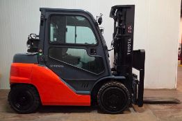 TOYOTA (2014) 8FG35U 8,000 LB. CAPACITY LPG FORKLIFT WITH 187” MAX. LIFT HEIGHT, 3-STAGE MAST,