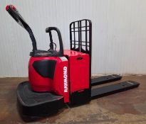 RAYMOND (2018) 8410-48-60 6,000 LB. CAPACITY 24V RIDE-ON ELECTRIC PALLET TRUCK, S/N: 841-18-44862 [