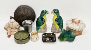 Mixed lot including a Kashmir lacquered circular box, 10cm diameter, cloisonne ashtray, Calibri