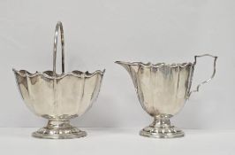 Edward VII silver milk jug and sugar bowl, Birmingham 1905, A & J Zimmerman Limited, of oval