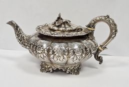 George IV silver teapot, London 1829, Edward Junior John and William Barnard, of squat form, the