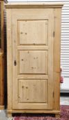 19th century pine larder/linen cupboard, the single panel door opening to four deep fixed shelves,