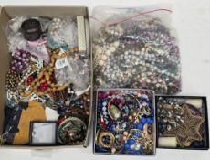 Collection of mainly costume jewellery including a tiger eye bracelet, a Swedish pewter brooch by