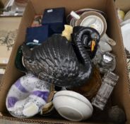 Quantity decorative ceramics to include Colclough yellow and gilt tea china (2 boxes) (please note