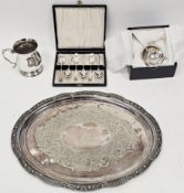 Mixed lot of silver plated items including a boxed Mappin & Webb tea strainer, cased teaspoons, oval