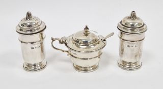 George V silver three piece cruet set, Sheffield1933, Viner's Ltd, of round form with gadrooned