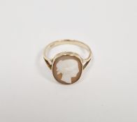 Gold ring set with an oval shell cameo of a lady, marked 9ct, finger size Q½, total weight 2.7g