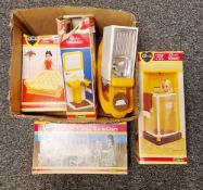 Sindy boxed and unboxed furniture to include No.44518 Settee, No.44573 Shower, No.4451 Washbasin,