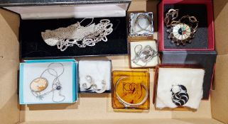 Italian silver choker necklace made up of multiple fine curb link chains, 46g approx, a silver-