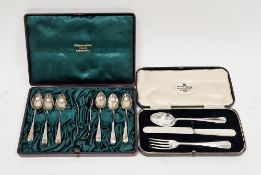 Cased Late Victorian set of six silver teaspoons and sugar tongs, Sheffield, 1901, makers marks