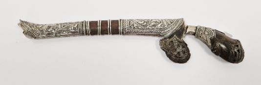 Indonesian Sewar dagger with slightly curved blade and the hilt and scabbard with carved horn