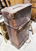 Late 19th/early 20th century leather travelling trunk/suitcase with leather straps, 31cm high x 93cm