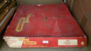 Small quantity of model railway parts including track, station platforms, etc and a R408 Triang