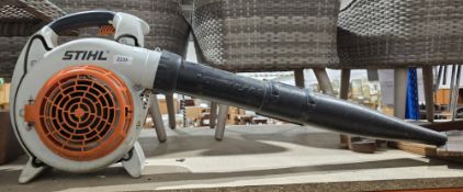 Stihl SH86C petrol leaf blower, 92cm long (please note VAT will be payable on the hammer)