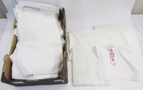 A large quantity of vintage hand towels, table linen etc. (1 box)