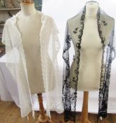 An Edwardian cream lace embroidered scarf/shawl, with an Edwardian black lace shawl (2)