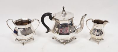 Edwardian silver bachelor's teaset by Roberts & Belk, Sheffield 1906/1907, comprising teapot, two-