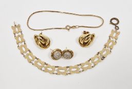 Pair 9ct gold knot-pattern earrings, 9ct gold boxlink bracelet, another pair of earrings and a