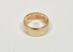 9ct gold wedding band, finger size N½, 5,9g approx