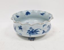 Cantagalli majolica footed bowl, late 19th century blue cockerel mark, painted in the Savona-